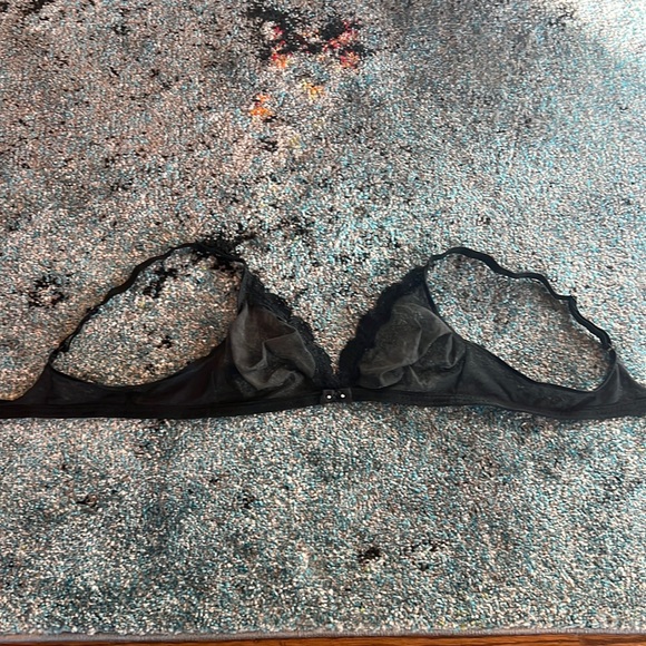 Vintage Black Sheer Lace Pearl Bow Bra - Picture 2 of 10